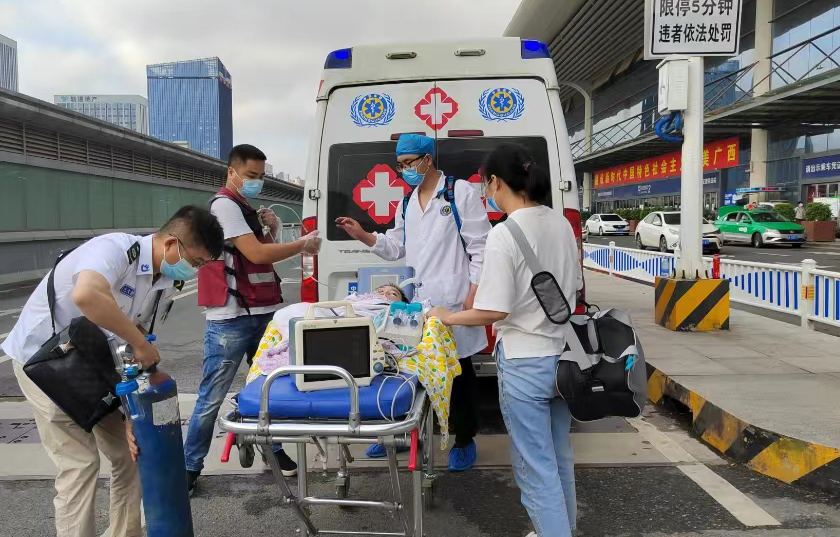 平定县救护车出租公司