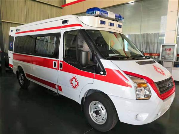 平定县福特V362救护车